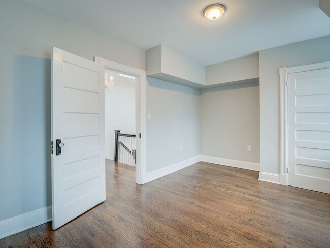 Building Photo - 1022 Park Rd NW