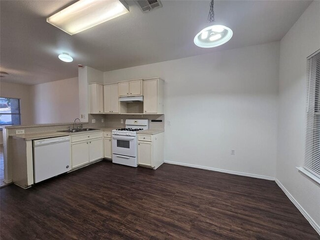 Building Photo - 5404 Garden View Cove