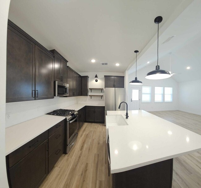 Building Photo - 4723 Bay Vista Dr