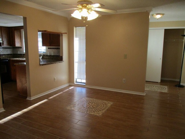 Building Photo - 610 Alhambra Lane