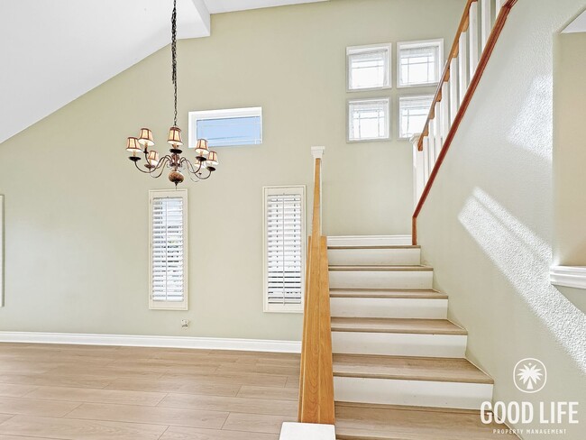 Building Photo - Beautiful 3-Bed Home w/ Vaulted Ceilings, Stainless Appliances, Private Backyard & 2-Car Garage