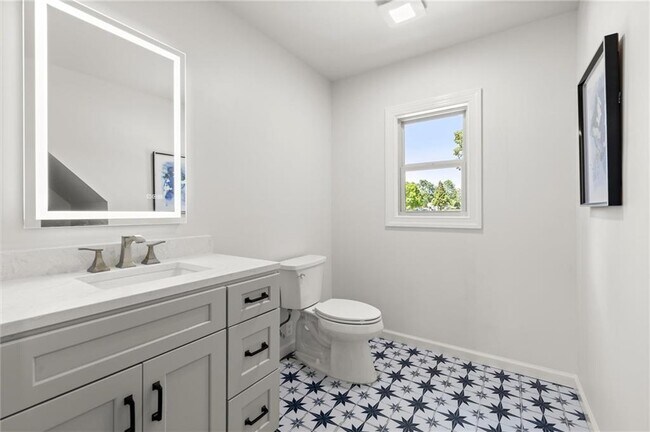 Building Photo - 459 Atlanta Country Club Dr