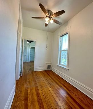 Building Photo - Charming Top Floor Unit with Off-Street Parking