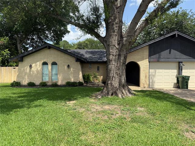 Building Photo - 2521 Westchester Dr