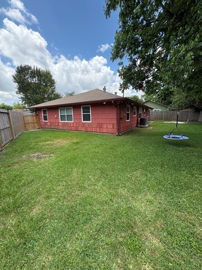 Building Photo - 1432 Butler Dr