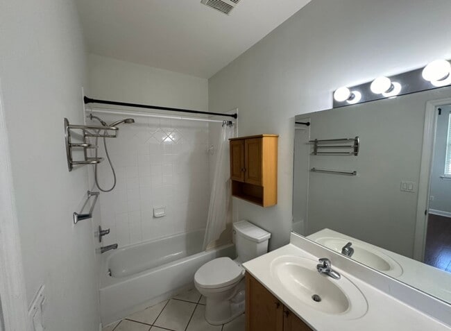 Building Photo - 3687 Longfellow Rd