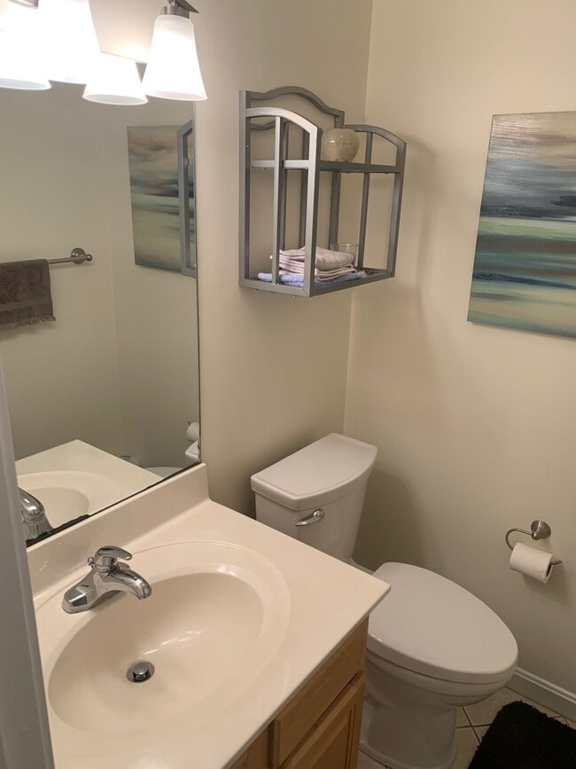 Building Photo - 421 Bellevue Ave