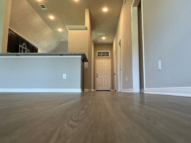 Building Photo - 3/2/2  in the beautiful  gated community of Point Aquarius WISD