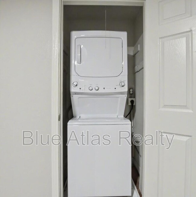 Building Photo - 3643 Lafayette Ave