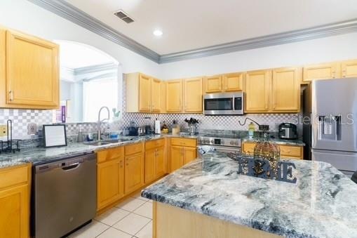 Building Photo - 147 Rosso Dr