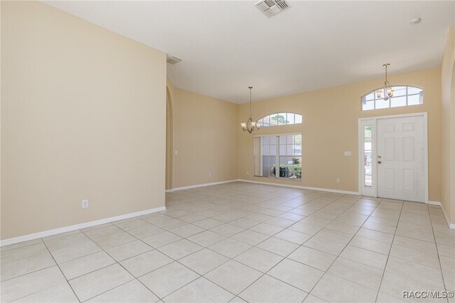 Building Photo - 1474 W Pringle Pl