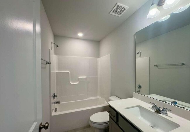 Building Photo - 5014 Pufa St