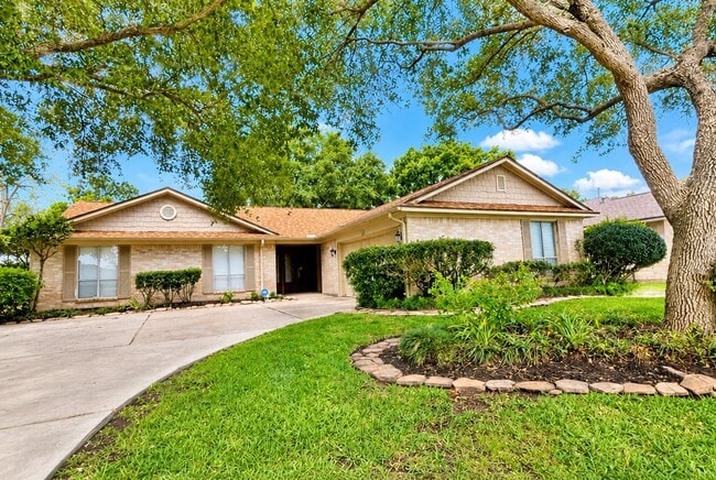Building Photo - 14906 Brookpoint Dr