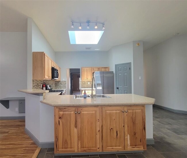 Building Photo - 16115 Lakestone Dr