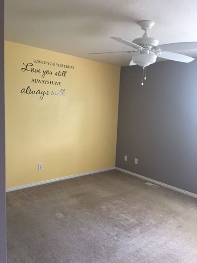 Building Photo - 75 N Hampton Pl