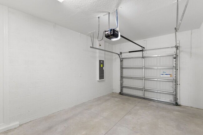 Building Photo - Brand New Townhome For Rent in Stonegate P...