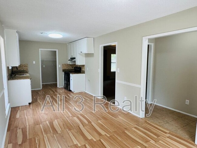Building Photo - 4107 Beardsley Dr