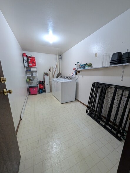 Building Photo - 1091 Country Hills Dr