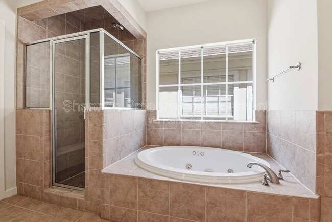 Building Photo - 4424 Blossom St