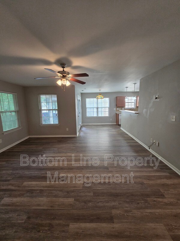 Building Photo - 3850 Fircrest Dr