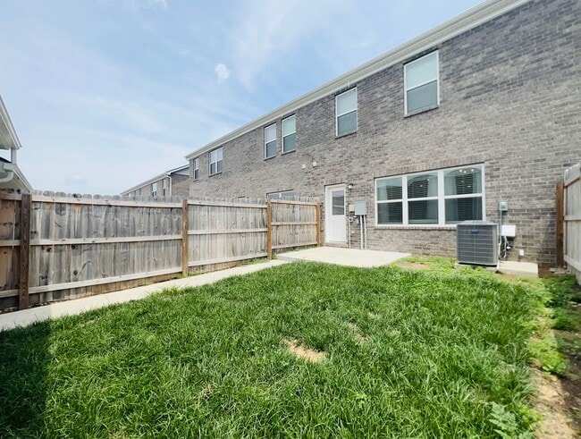Building Photo - 2012 Hardwick Ln