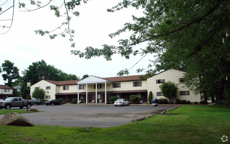 Primary Photo - Maple Lane Apartments