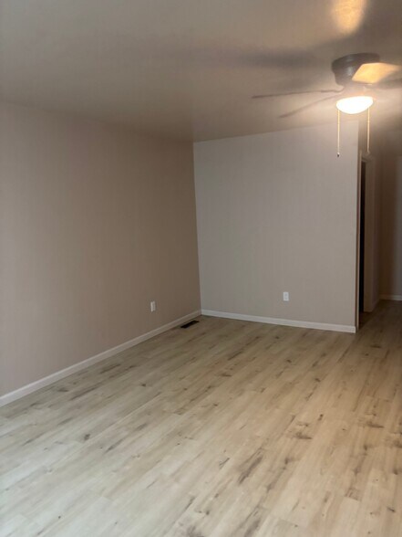 Building Photo - 4008 Cardinal Ln
