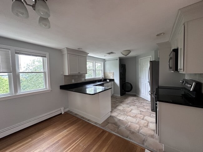 Building Photo - 216 Palfrey St