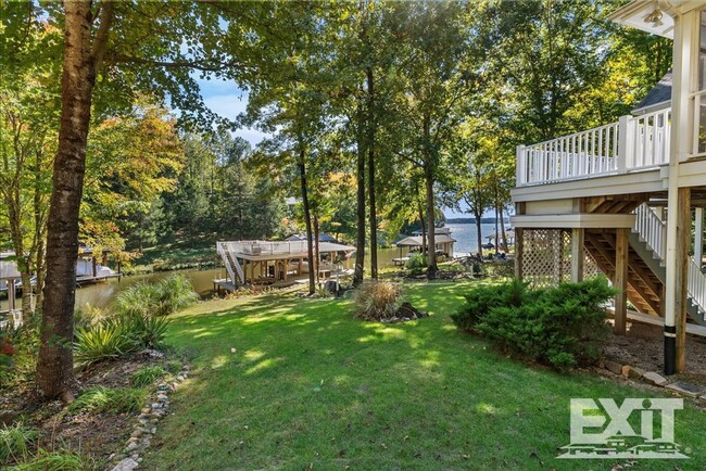 Building Photo - Incredible Lake House in Gaston Heights