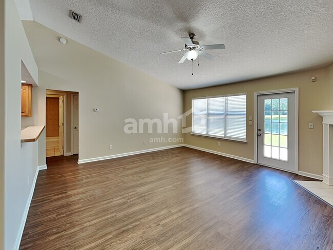 Building Photo - 3251 Sexton Dr