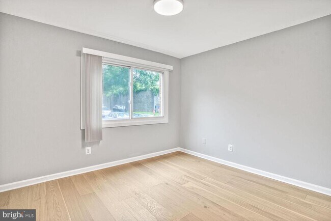 Building Photo - 8001 Chanute Pl
