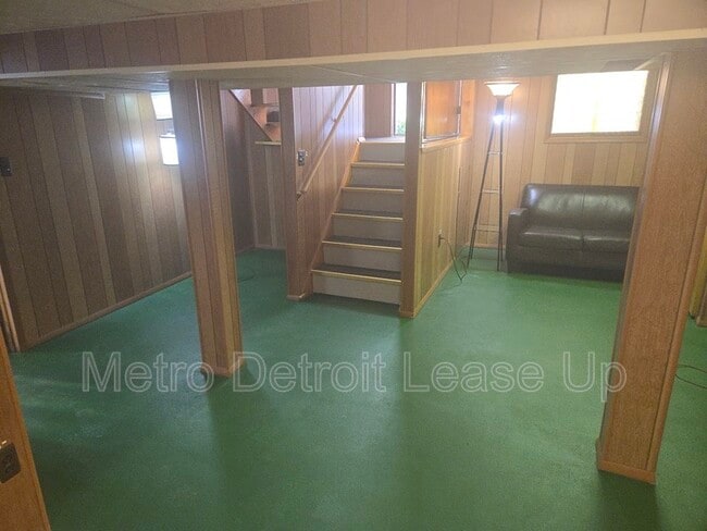 Building Photo - 3759 Columbus St