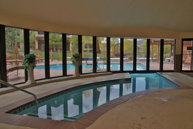 Building Photo - 2900 Blackhawk Ct