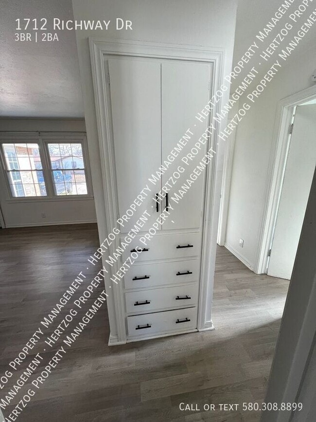 Building Photo - 1712 Richway Dr