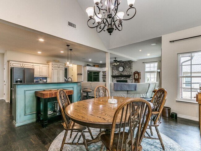 Building Photo - This stunning 4-bedroom, 3.5-bathroom home...
