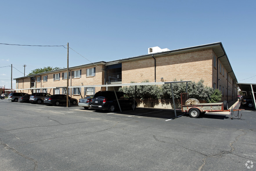 Building - The Crestmont Apartments