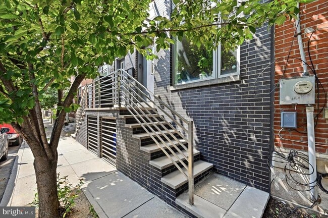 Building Photo - 2719 Cambridge St