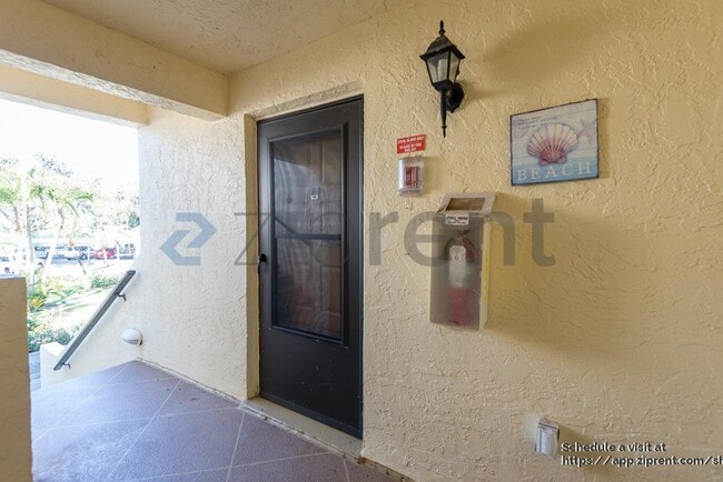 Building Photo - 7500 Sunshine Skyway Ln S