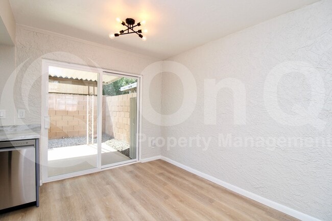 Building Photo - 2830 N Granite Reef Rd