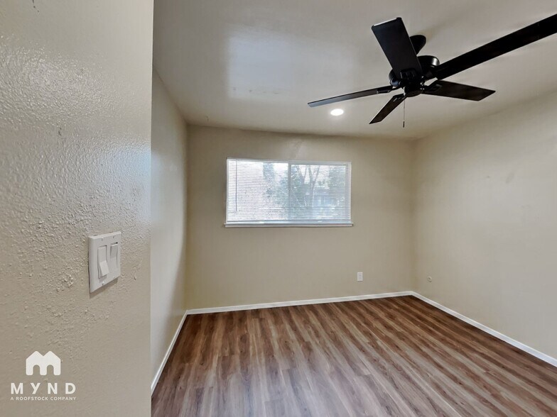 Building Photo - 2516 I St