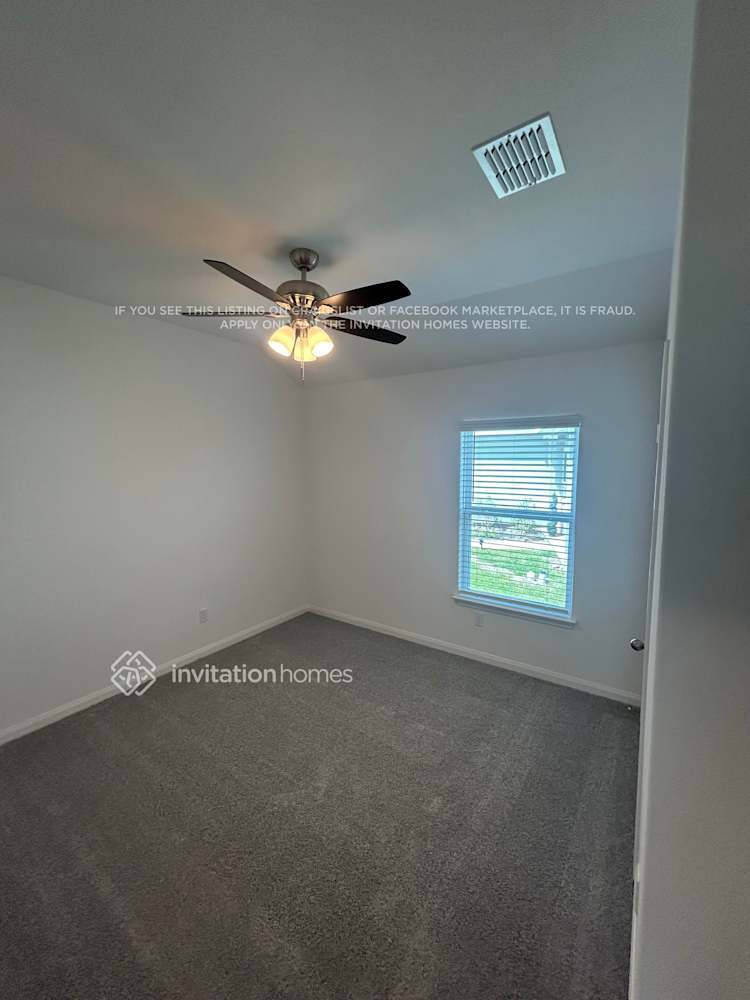 Building Photo - 124 Wirepass Cres