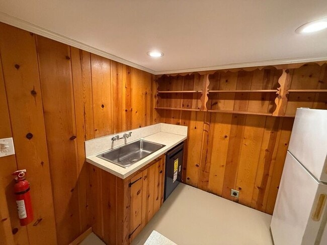 Building Photo - 4135 Rivercrest Dr N