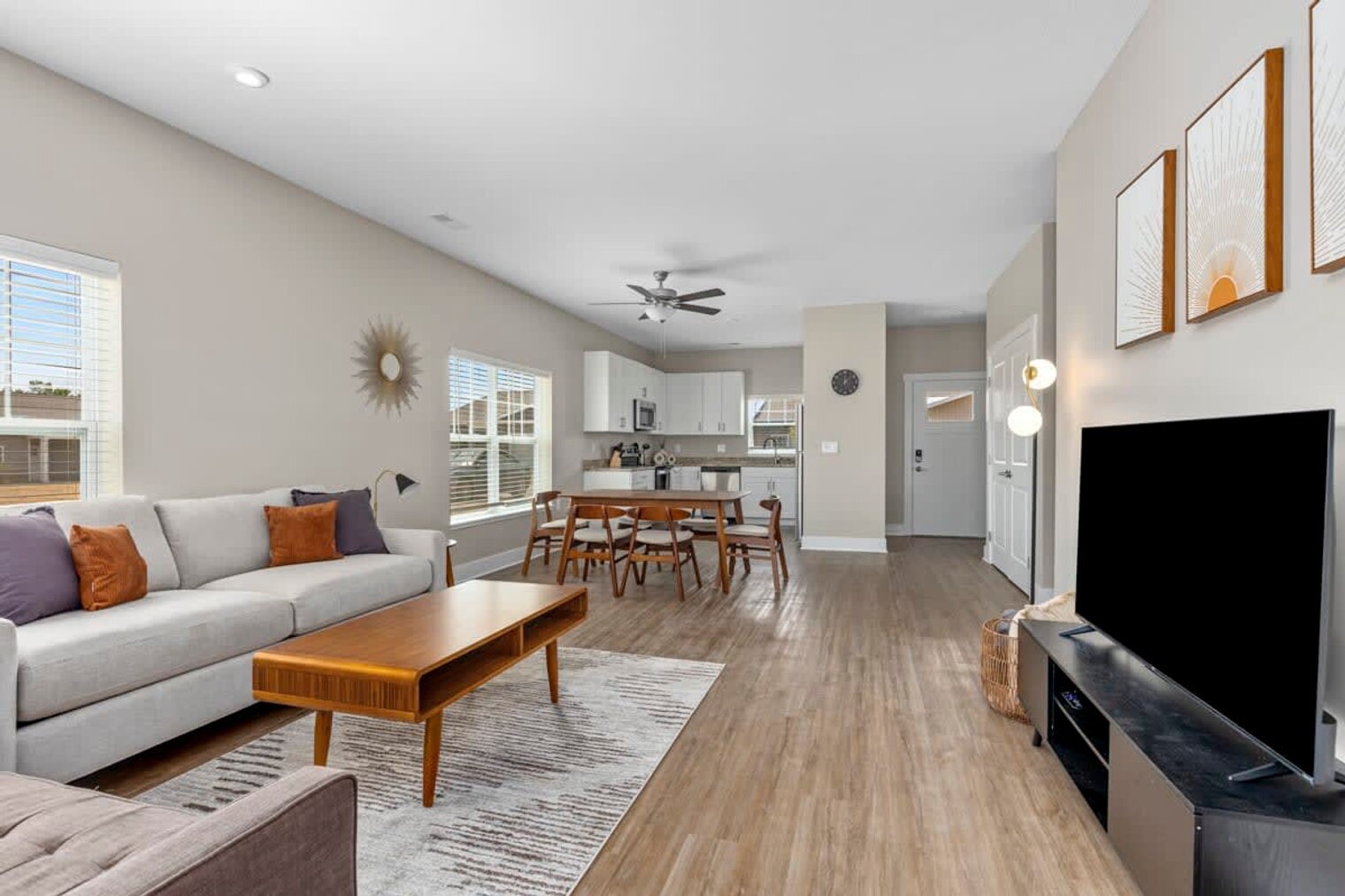 Building Photo - 5859 Zinfandel Ave