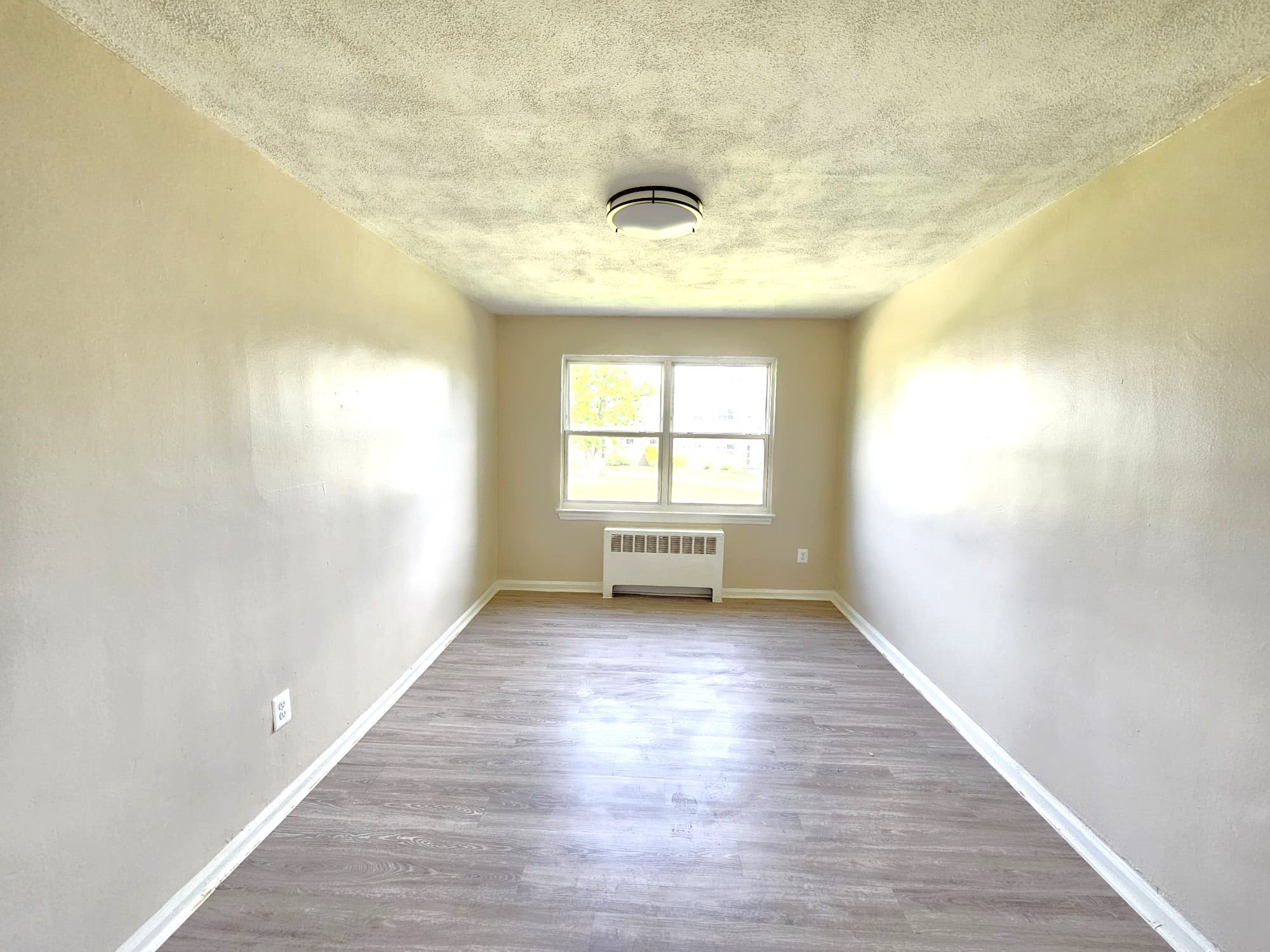 Building Photo - 1001 S Main St