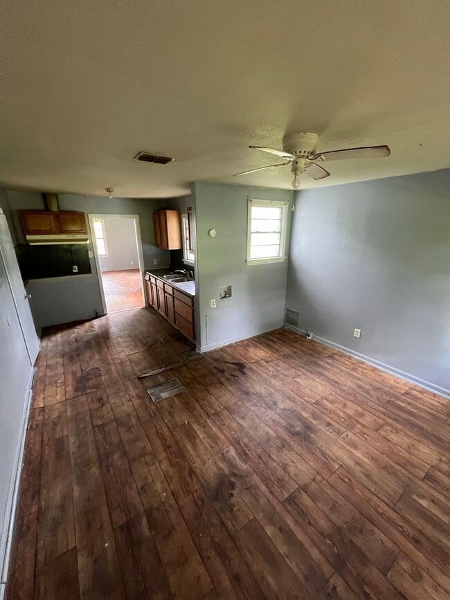 Building Photo - 2728 Hillcrest Ave