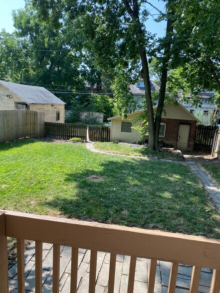 Building Photo - 395 E 15th Ave