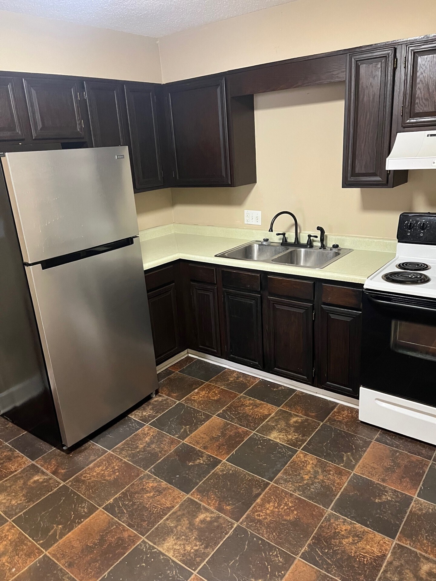 Building Photo - 33 Stewart St