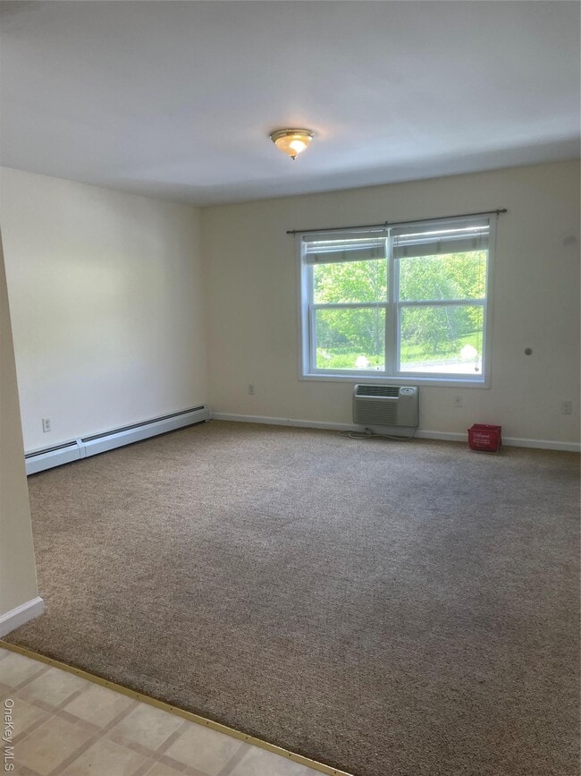 Building Photo - 696 South St