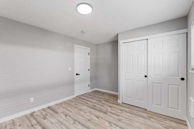 Building Photo - Ground floor apartment