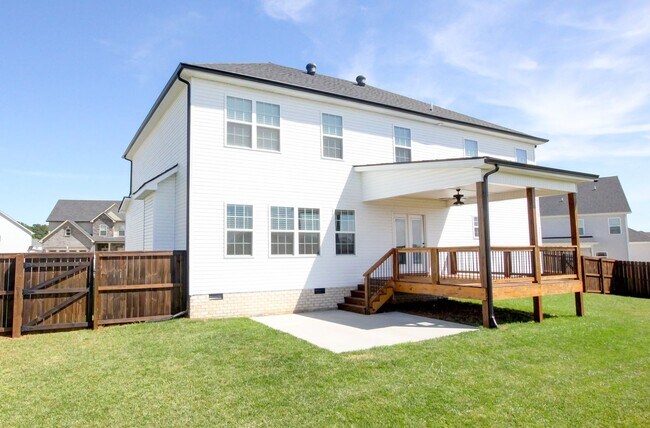 Building Photo - HUGE house in Farmington